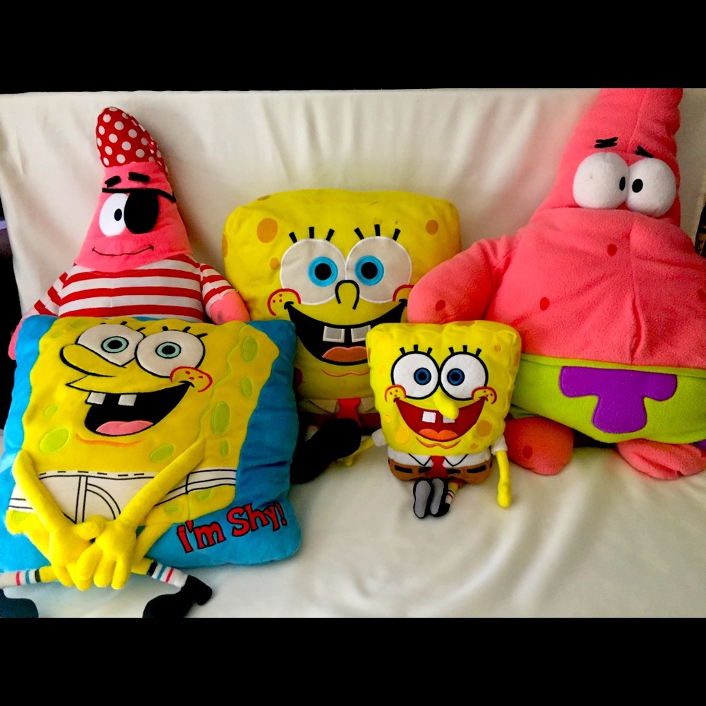 Three SpongeBobs and two Patricks